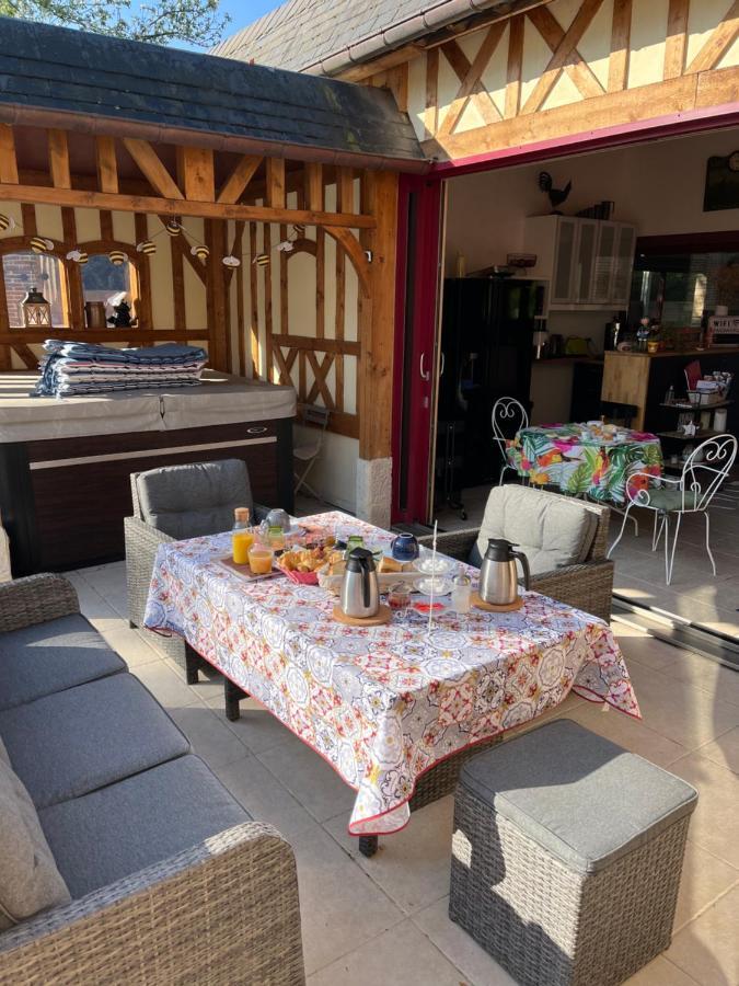 Le Jardin Des Roses Acomodação com café da manhã Gerponville Exterior foto