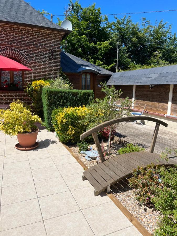 Le Jardin Des Roses Acomodação com café da manhã Gerponville Exterior foto